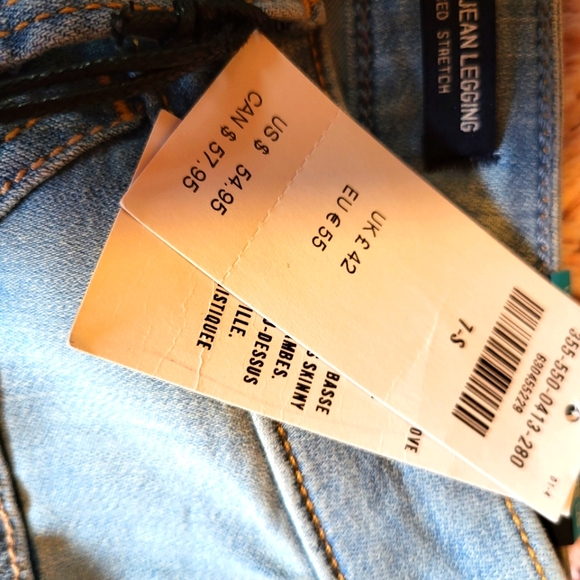 Hollister Skinny Jeans - Picture 3 of 3